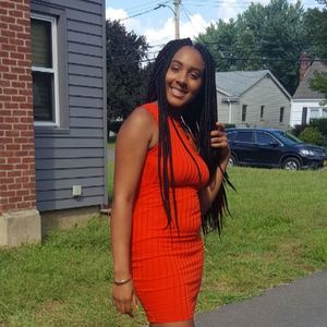 Meet your Posher, Alyssa